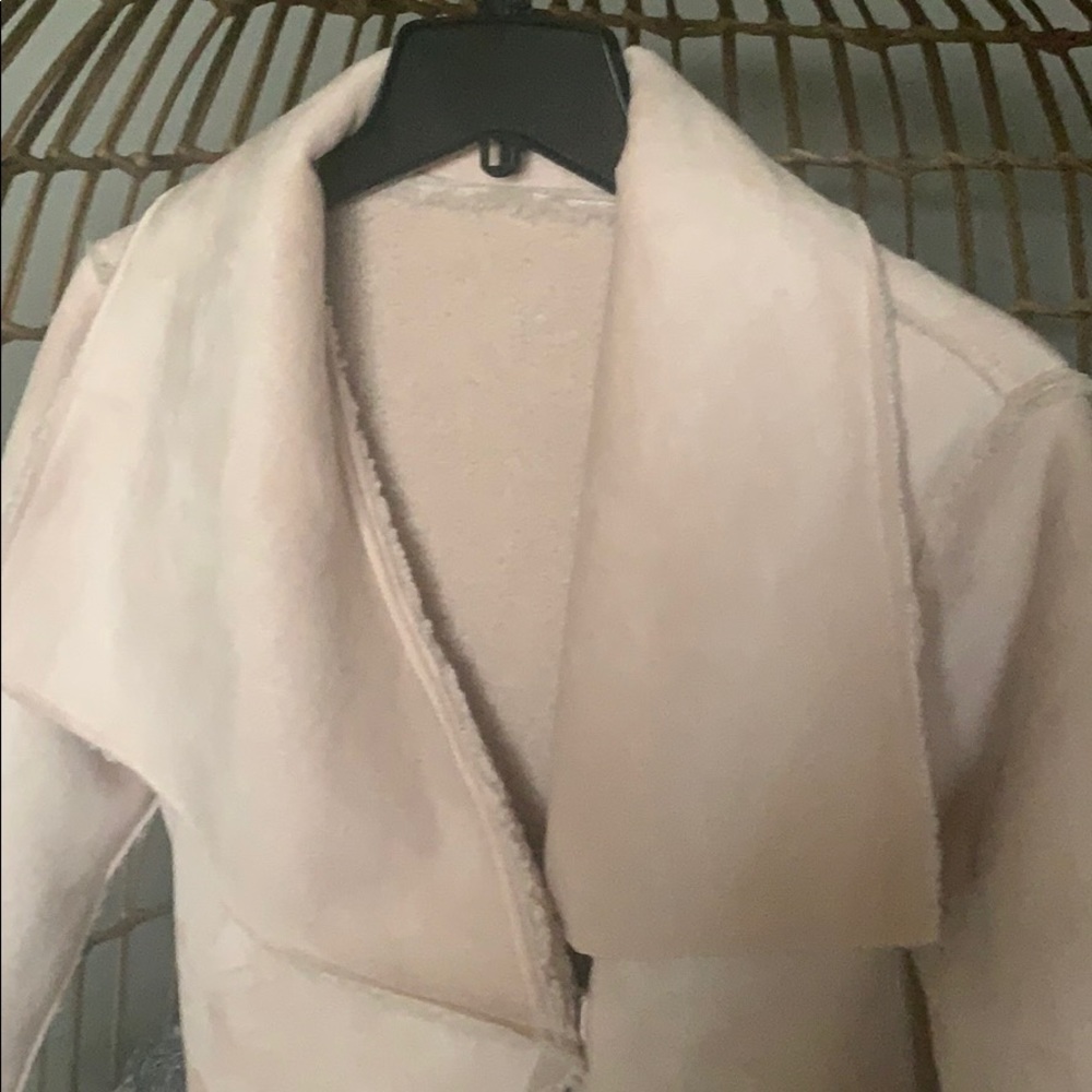 Ladies Coat - Picture 2 of 4